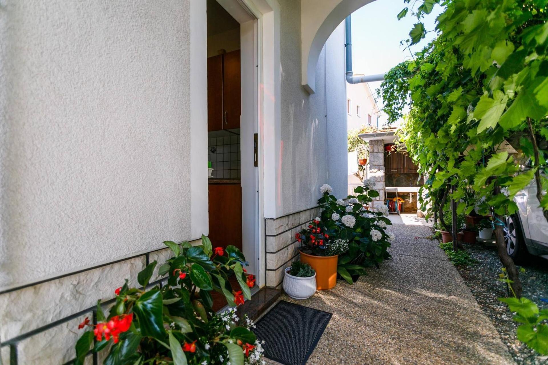 Apartments Paradiso Кърк Екстериор снимка