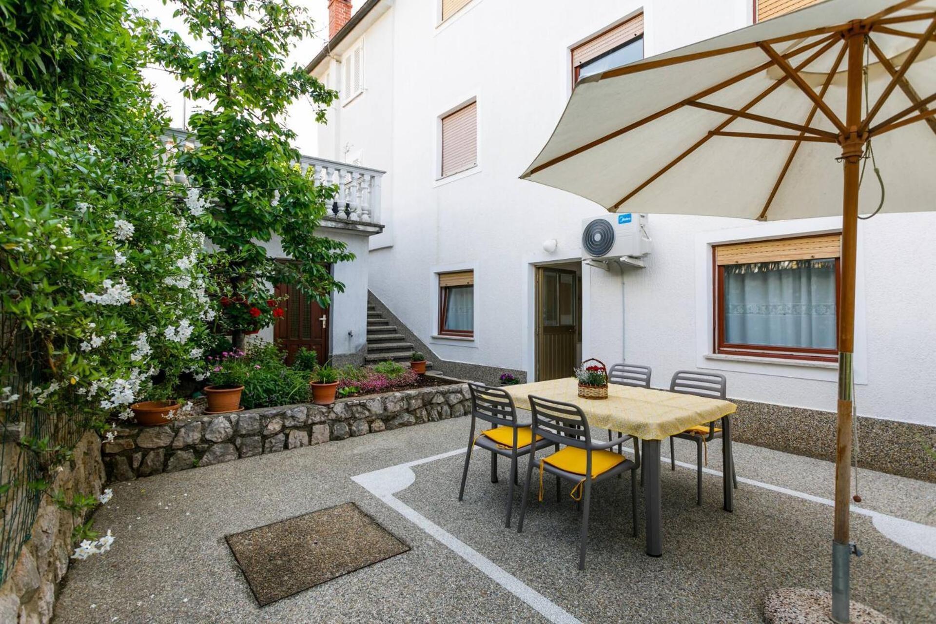 Apartments Paradiso Кърк Екстериор снимка